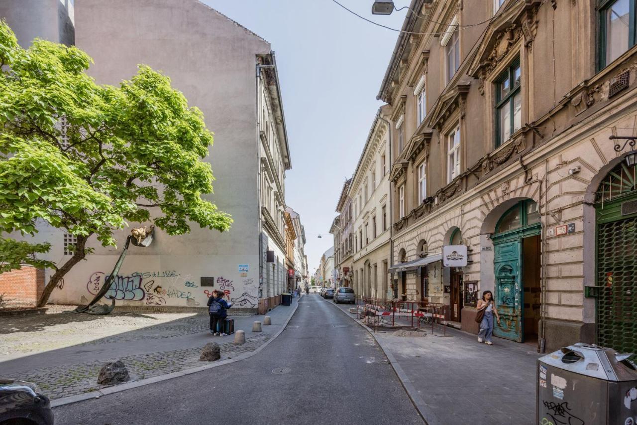 Trendy Apartment At The Hippest Location Budapest Exterior photo